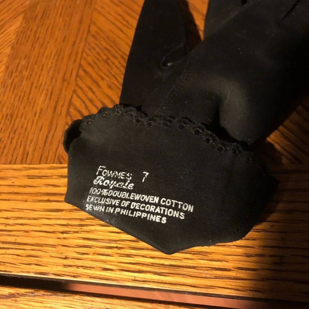 Vintage Black Wrist Gloves
